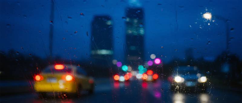 雨夜都市车流图片