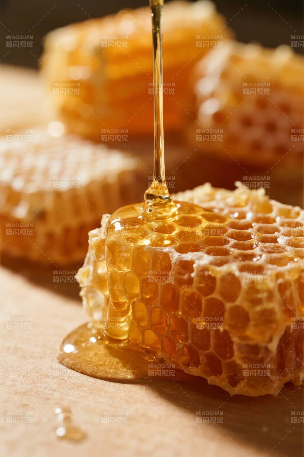 蜜滴蜂巢图片