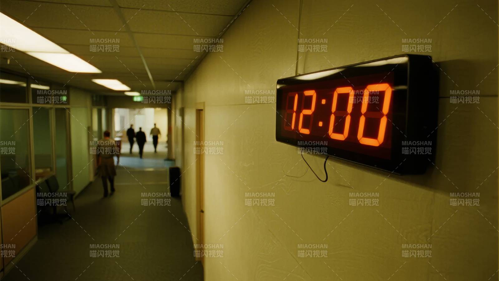 医院走廊的电子钟图片