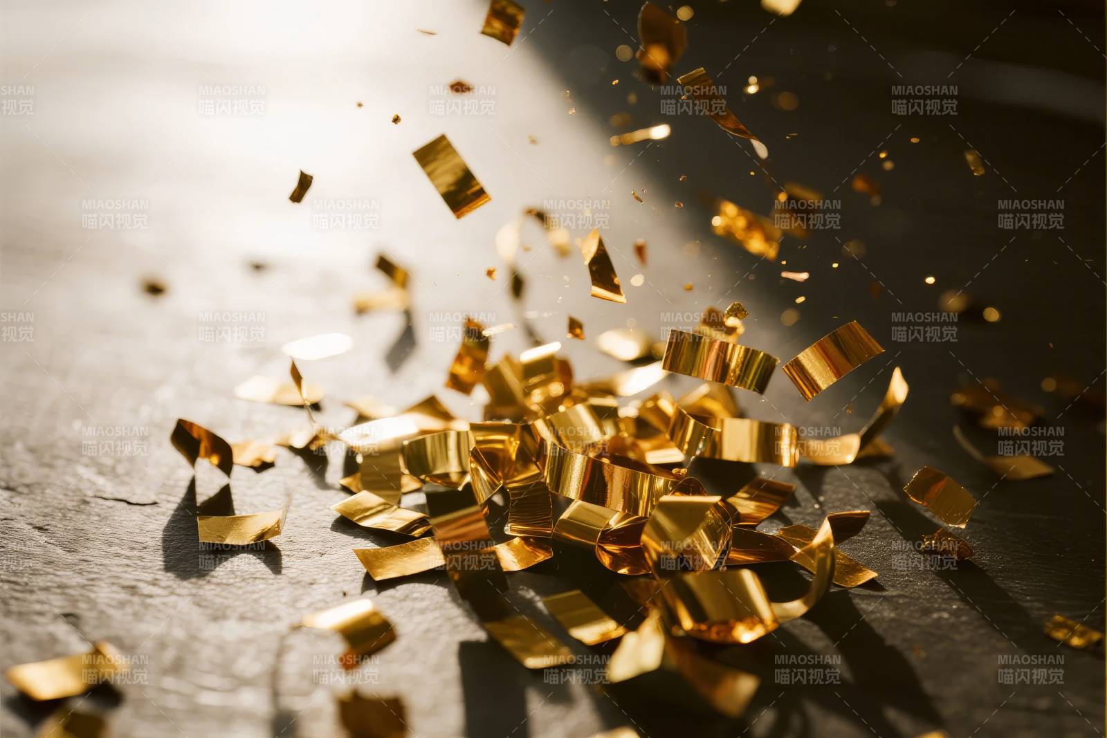 金色纸屑飞舞图片