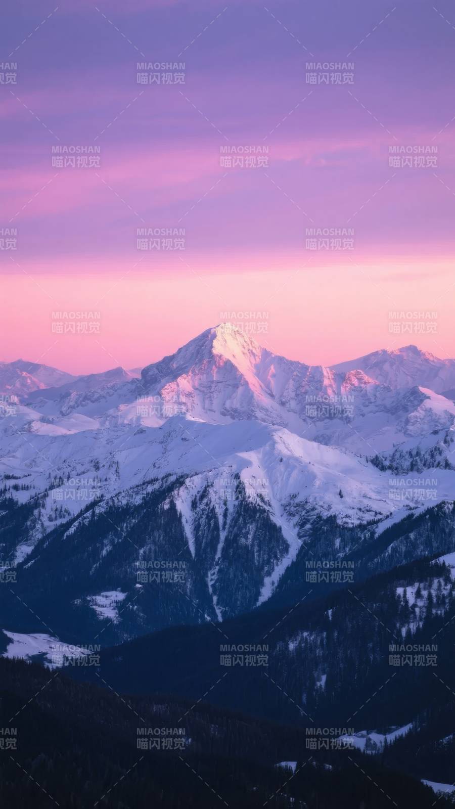 雪山日出美景图片