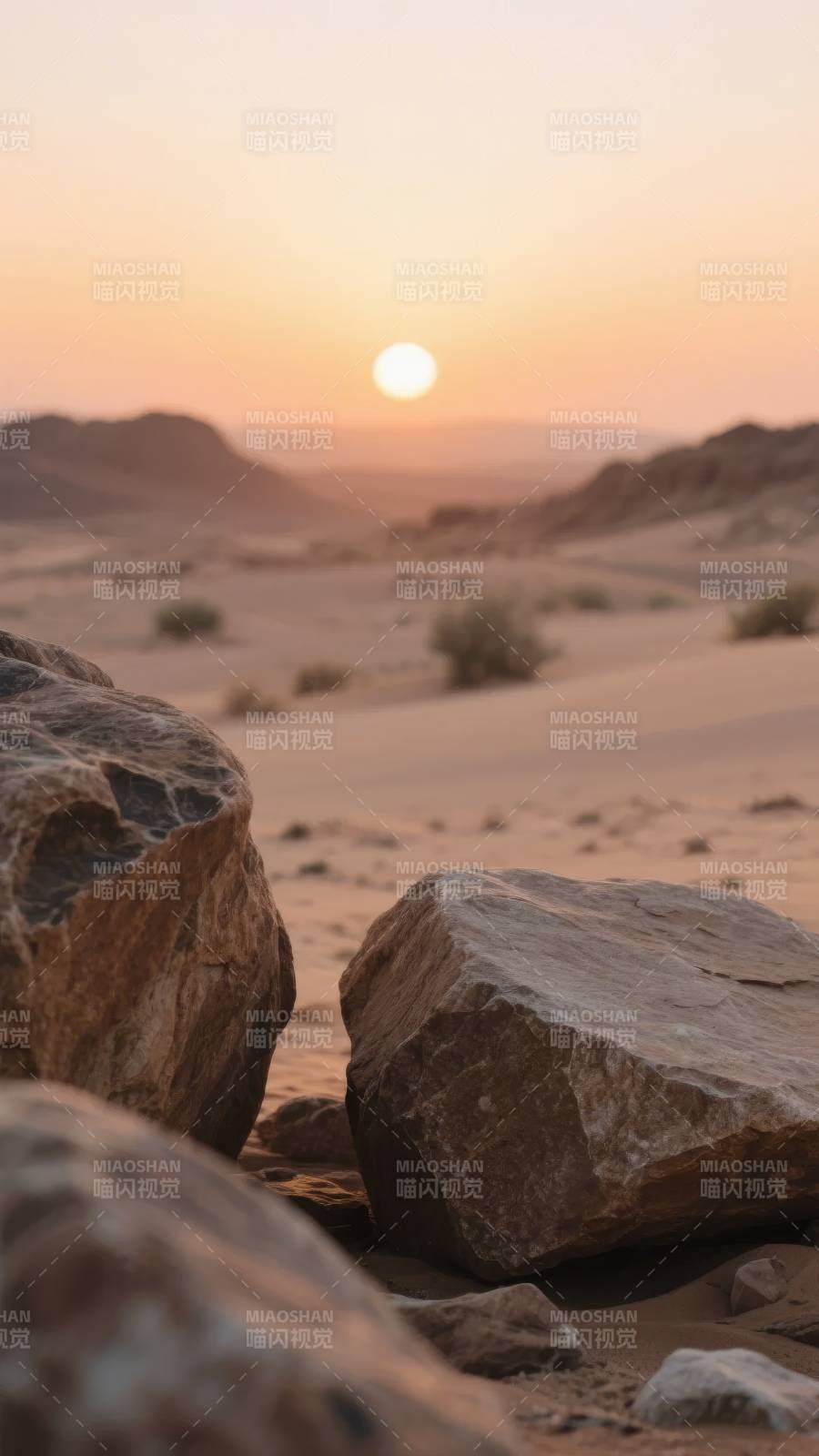 沙漠日落静谧景图片