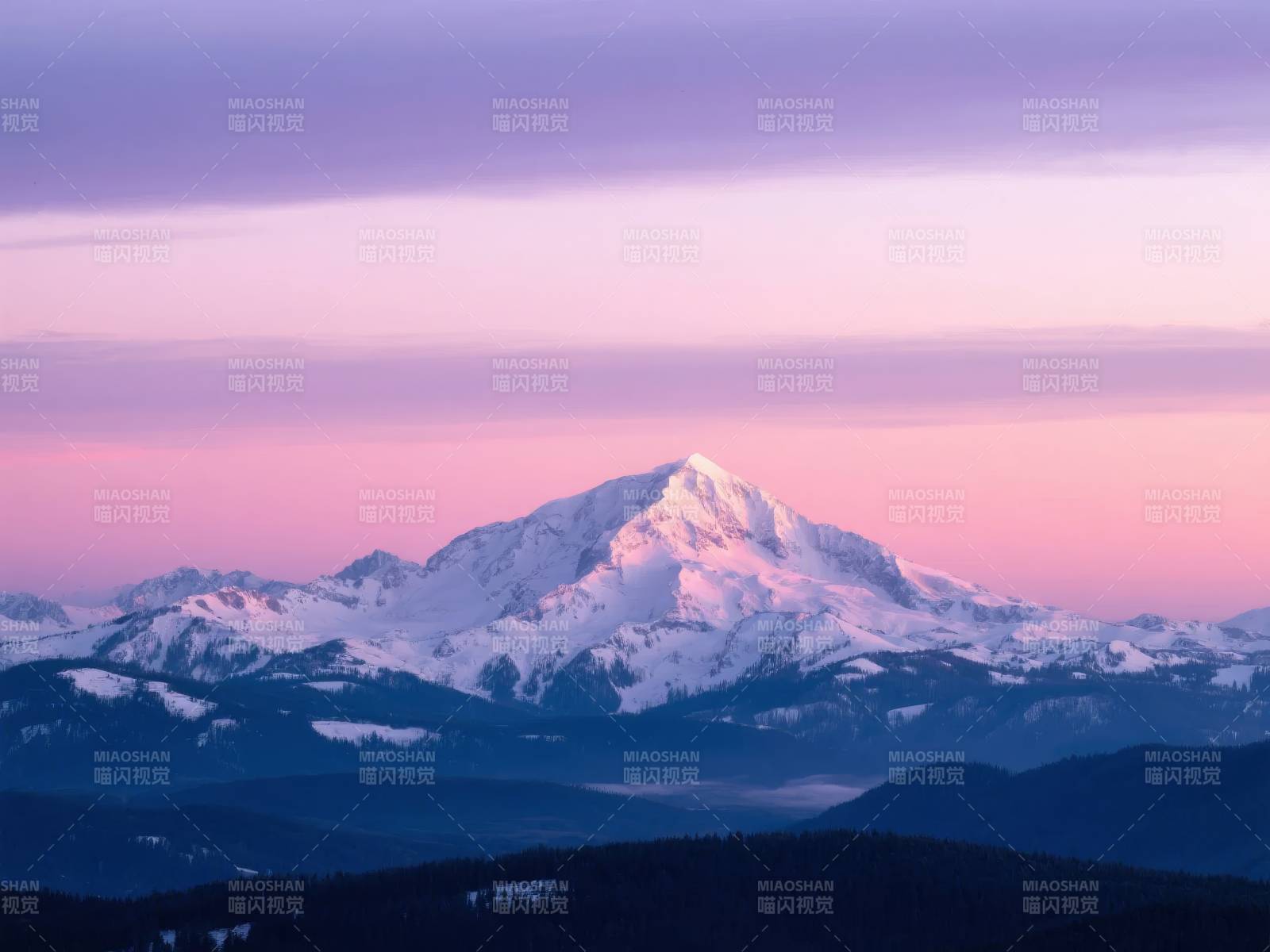 雪山日出美景图片