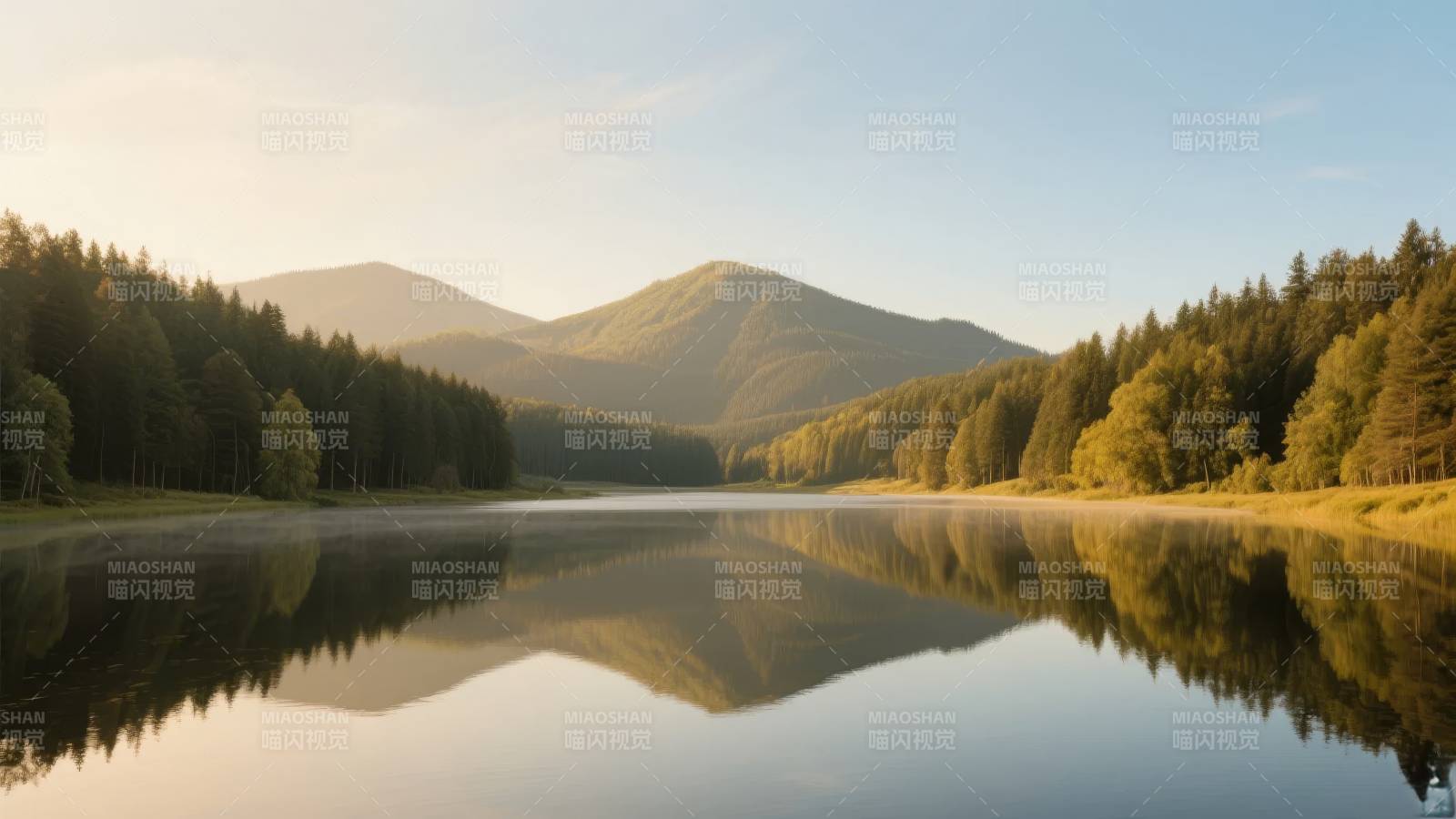 湖光山色映林间图片