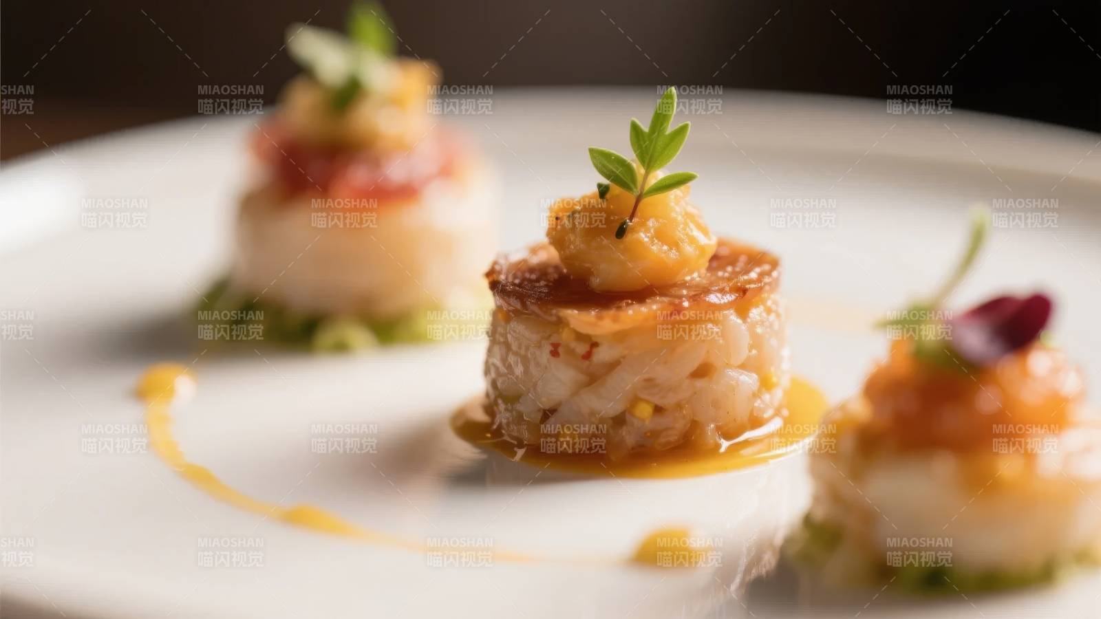 精致海鲜塔配香草图片