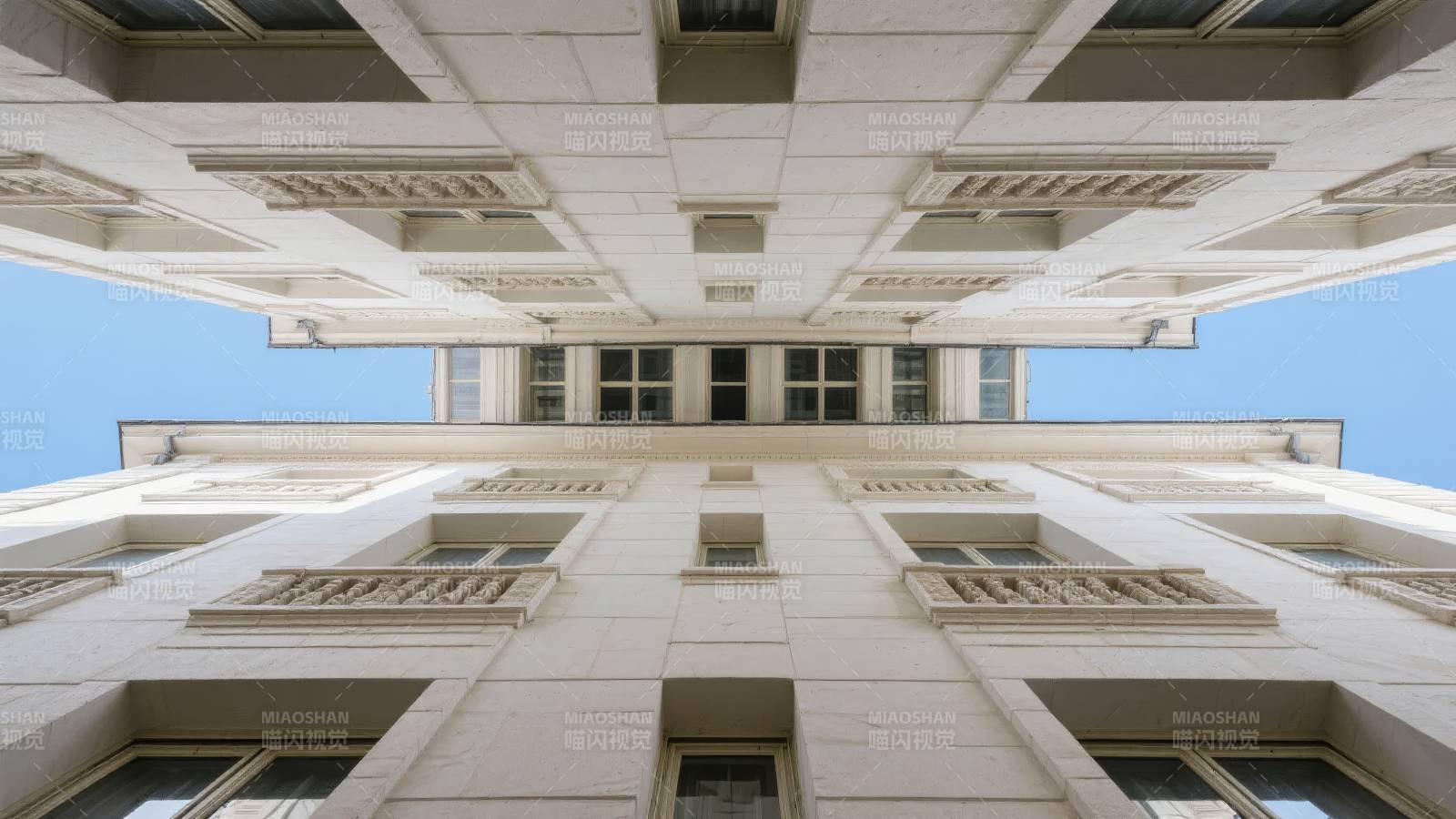 仰望建筑之美图片