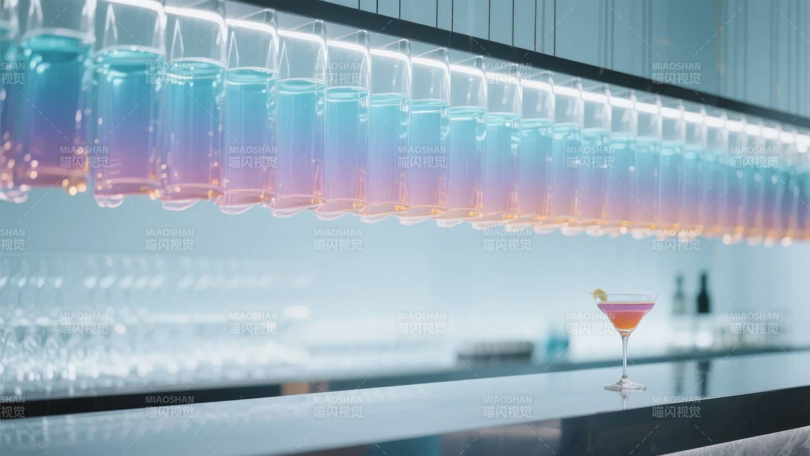 鸡尾酒吧光影交错图片