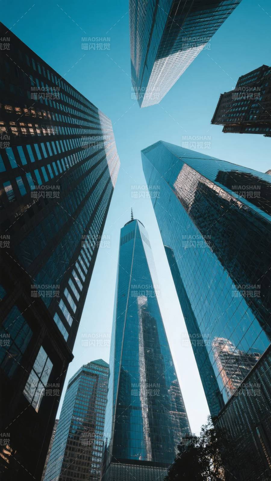 摩天大楼仰视图图片