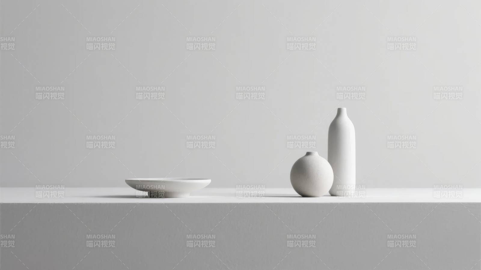 极简白瓷静物图片