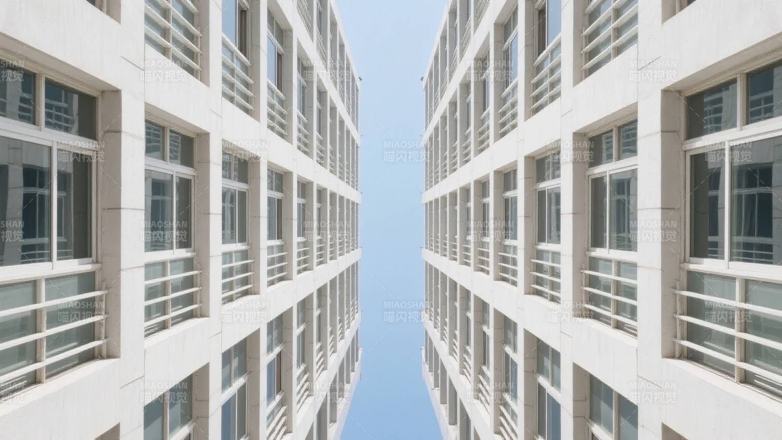 现代建筑对称之美图片