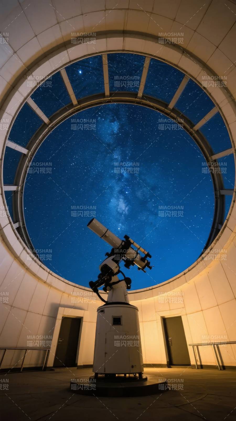 星空下的天文台图片