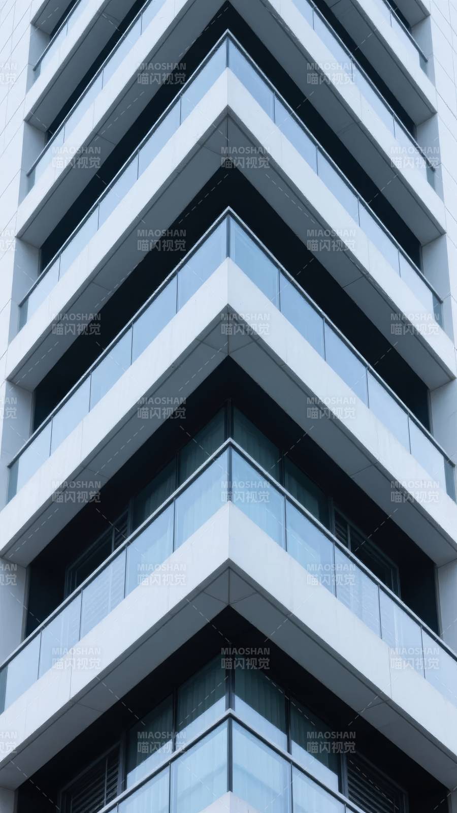 现代建筑的几何之美图片