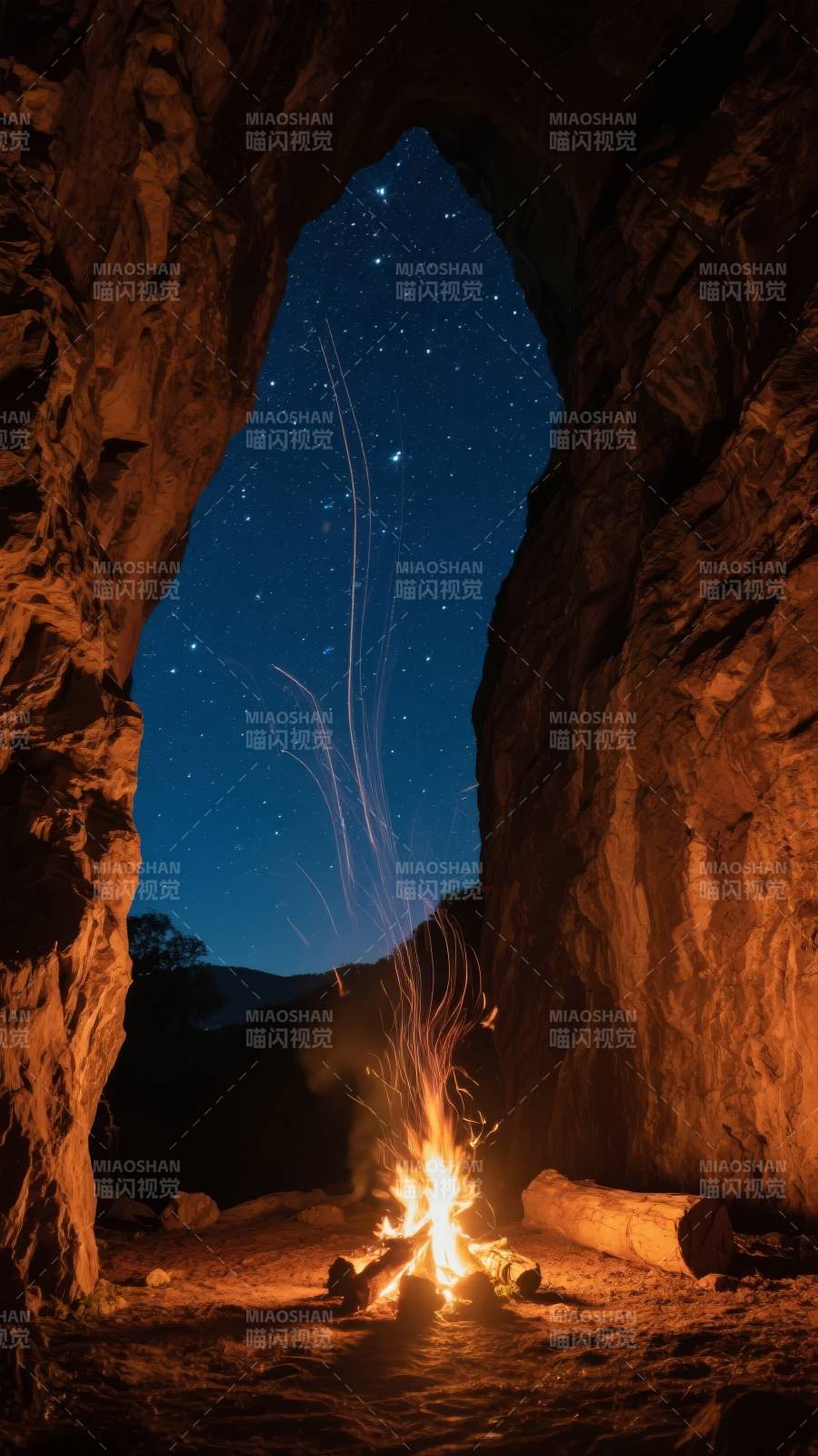 洞穴篝火星空夜图片