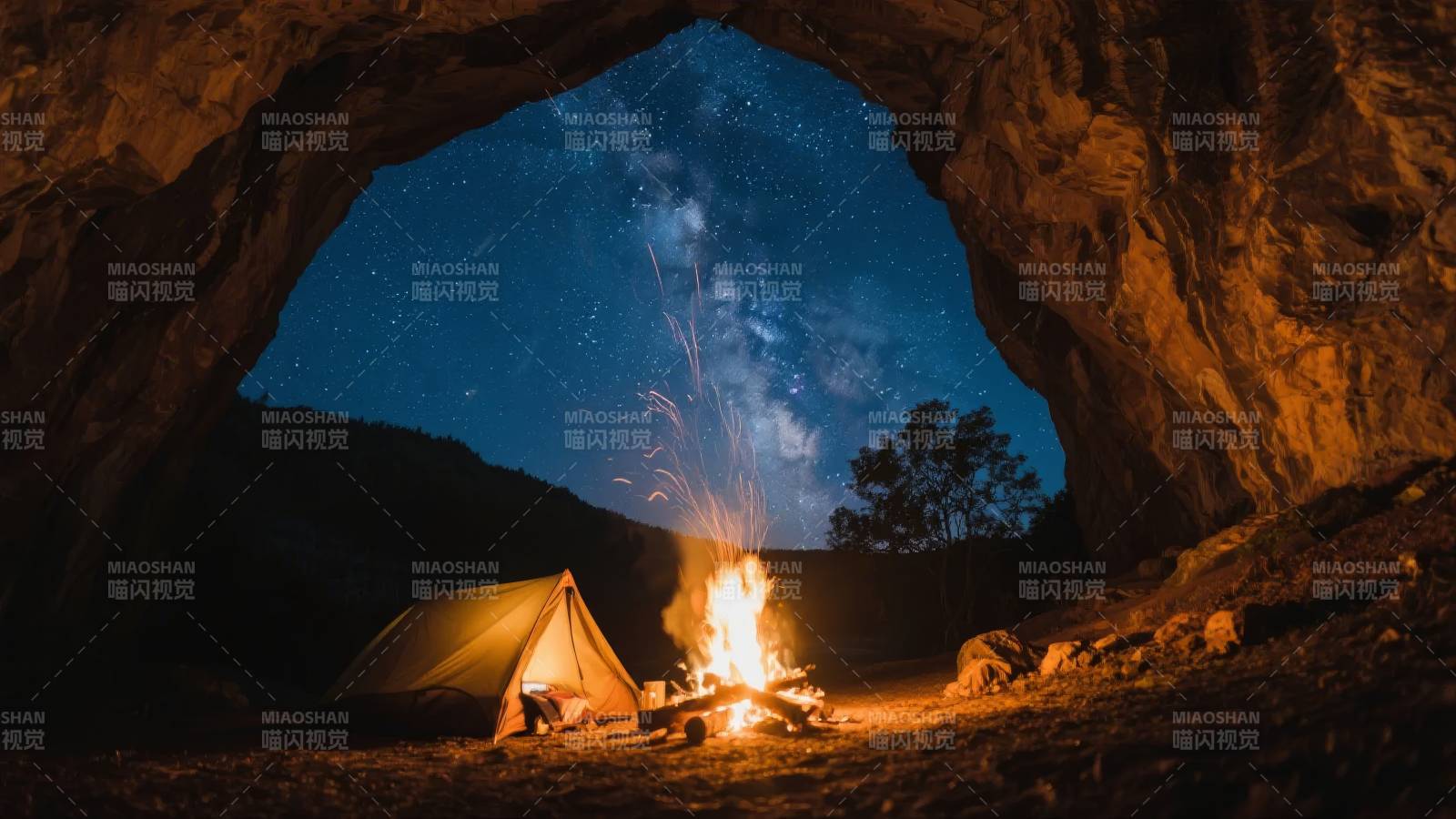洞穴星空露营图片