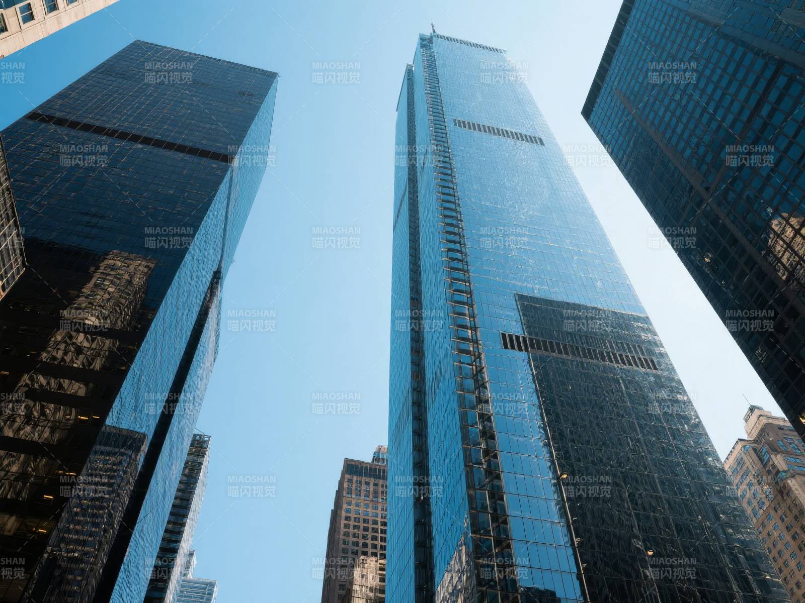 摩天大楼仰望图图片