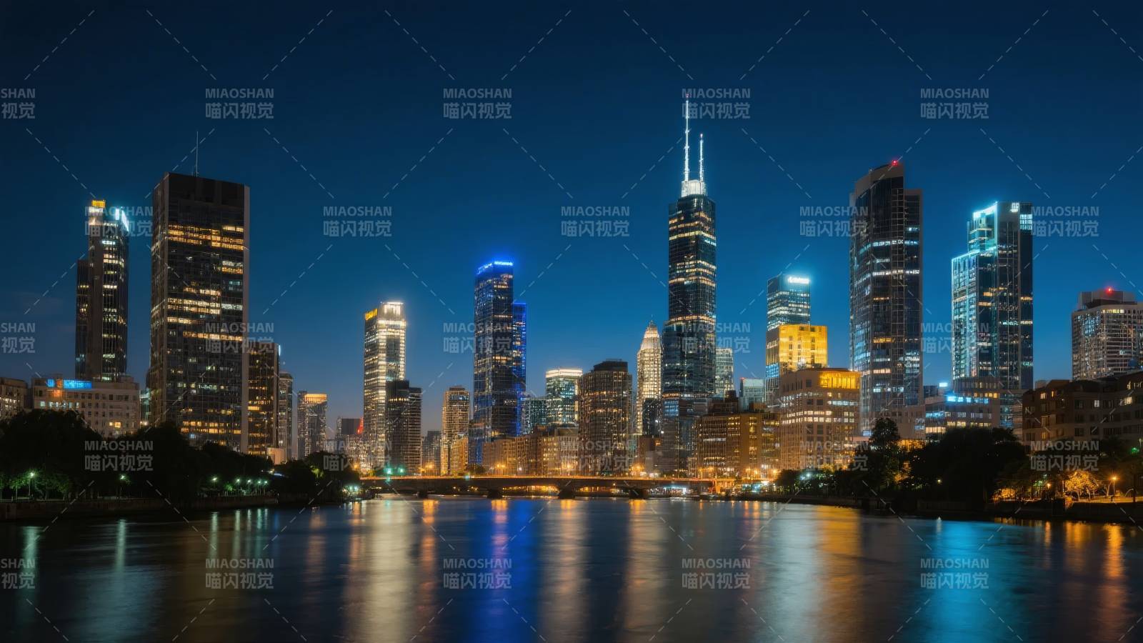 夜幕下的城市天际线图片