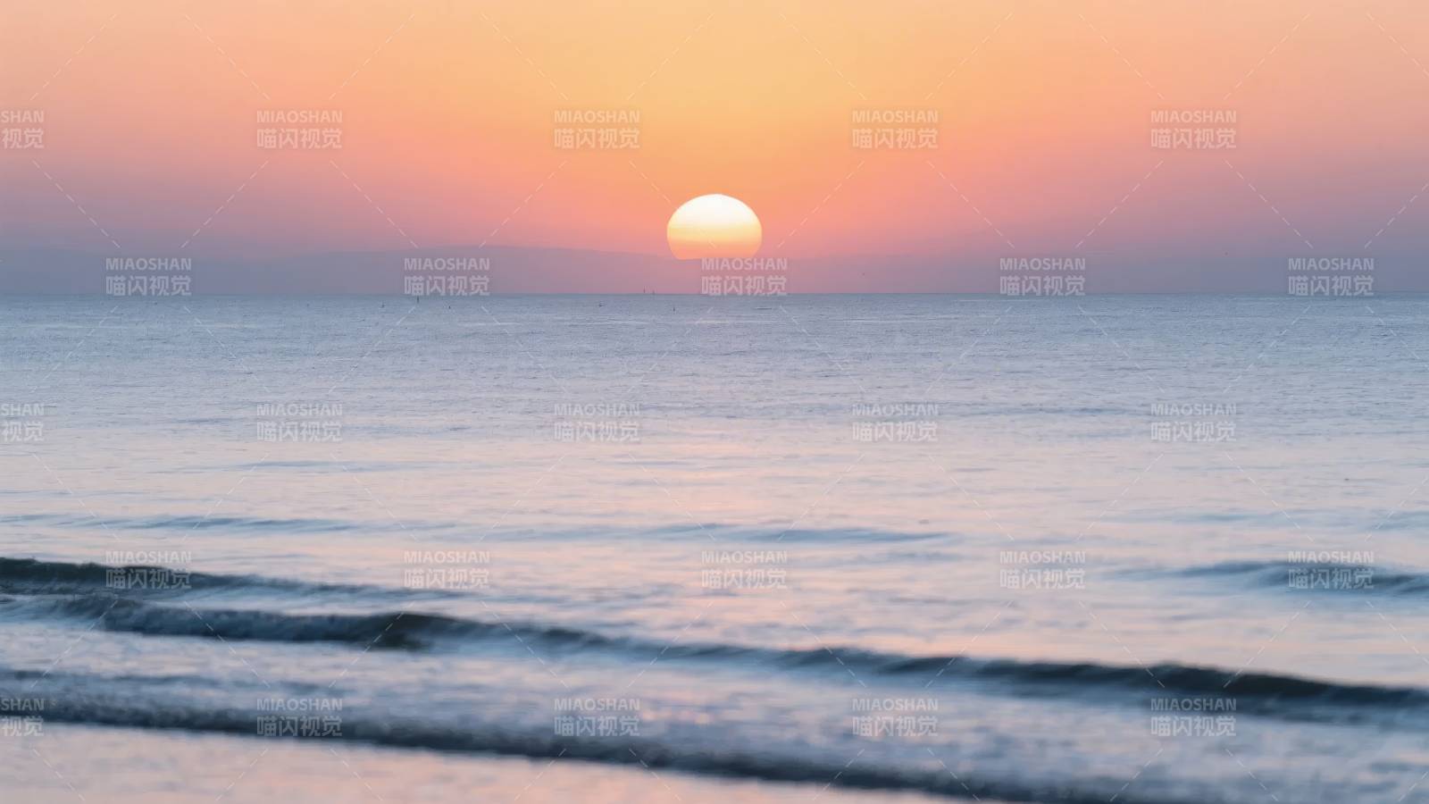 夕阳海面静谧美图片