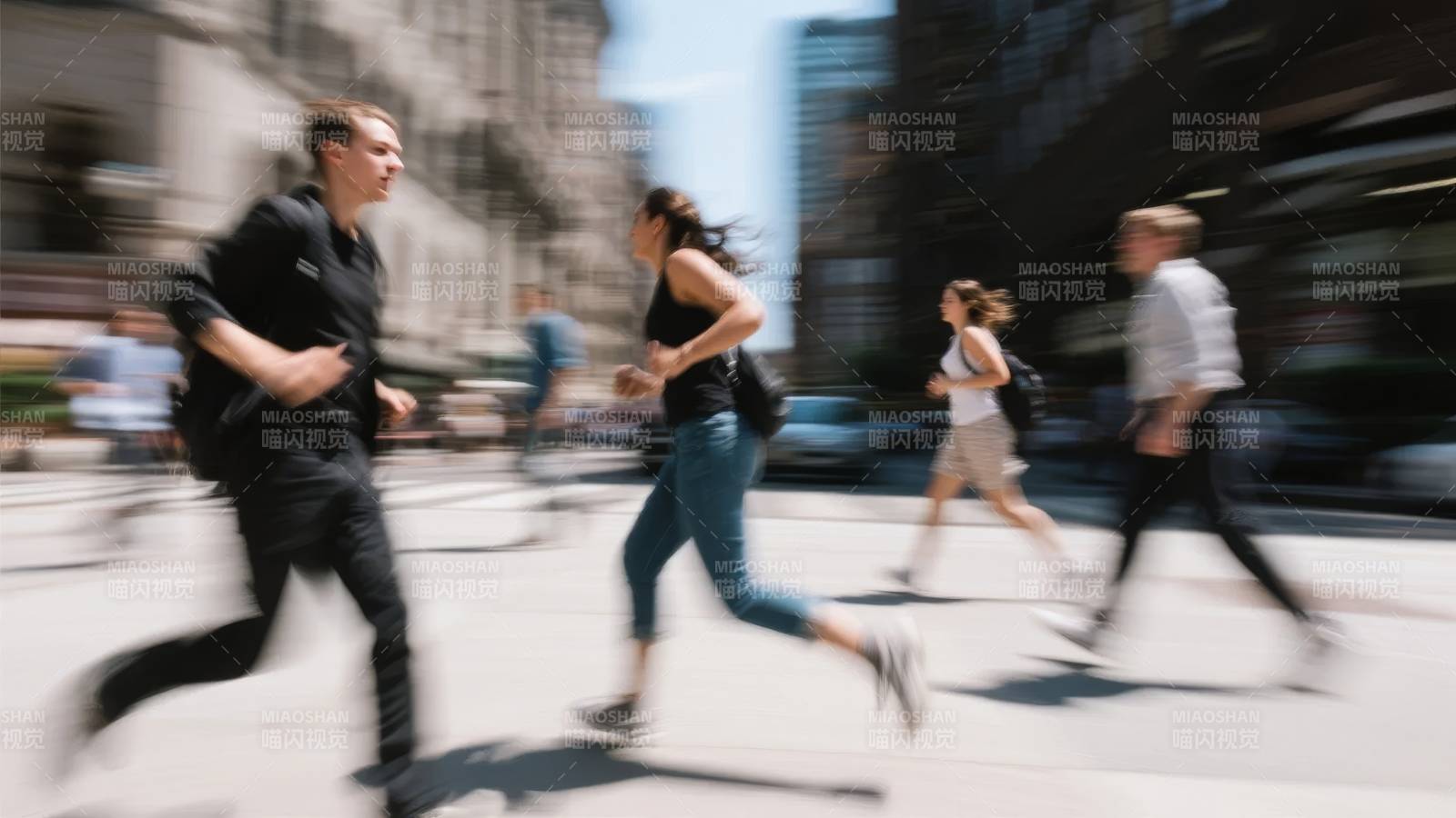 都市疾行图片
