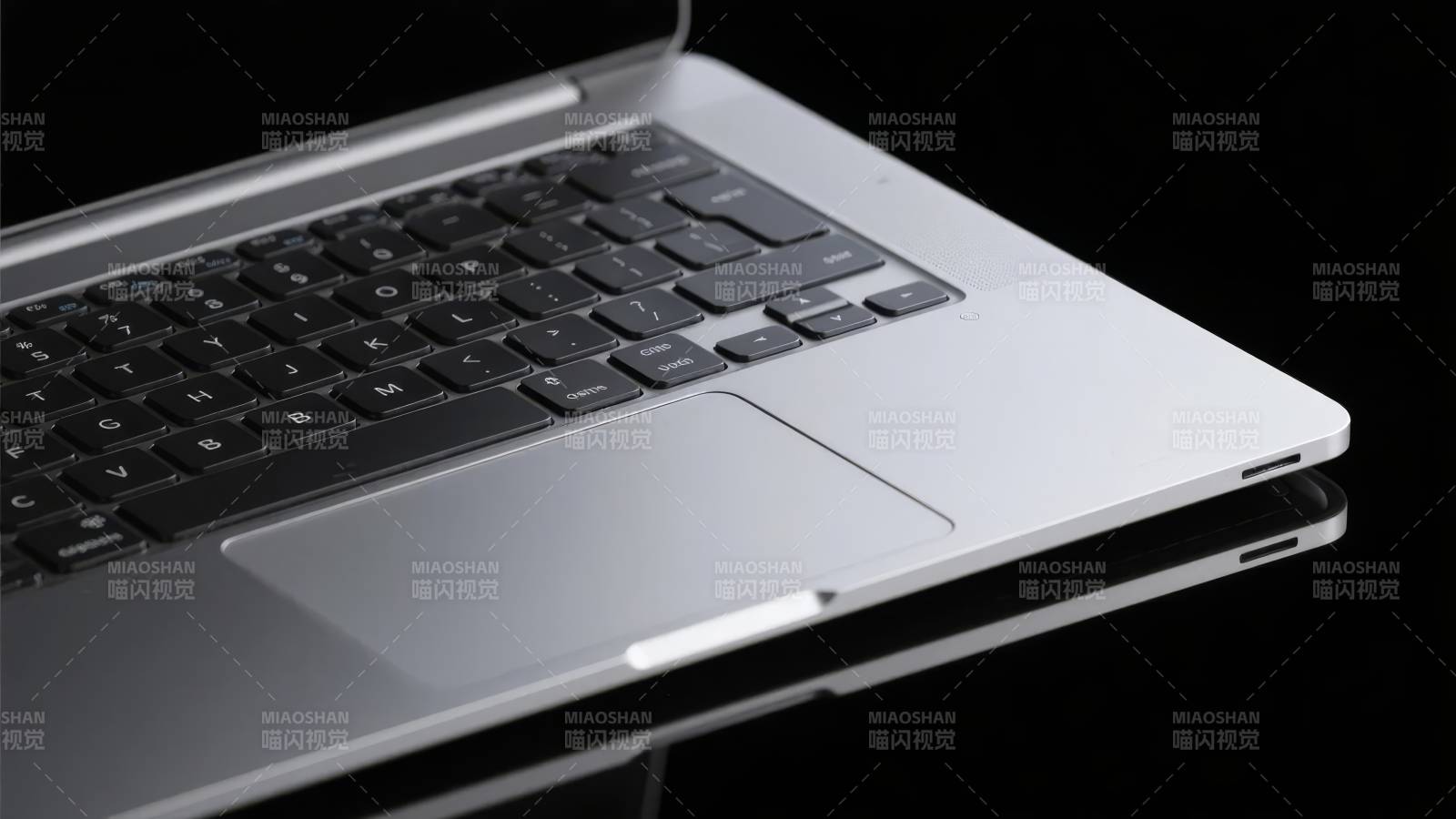 笔记本电脑特写图片