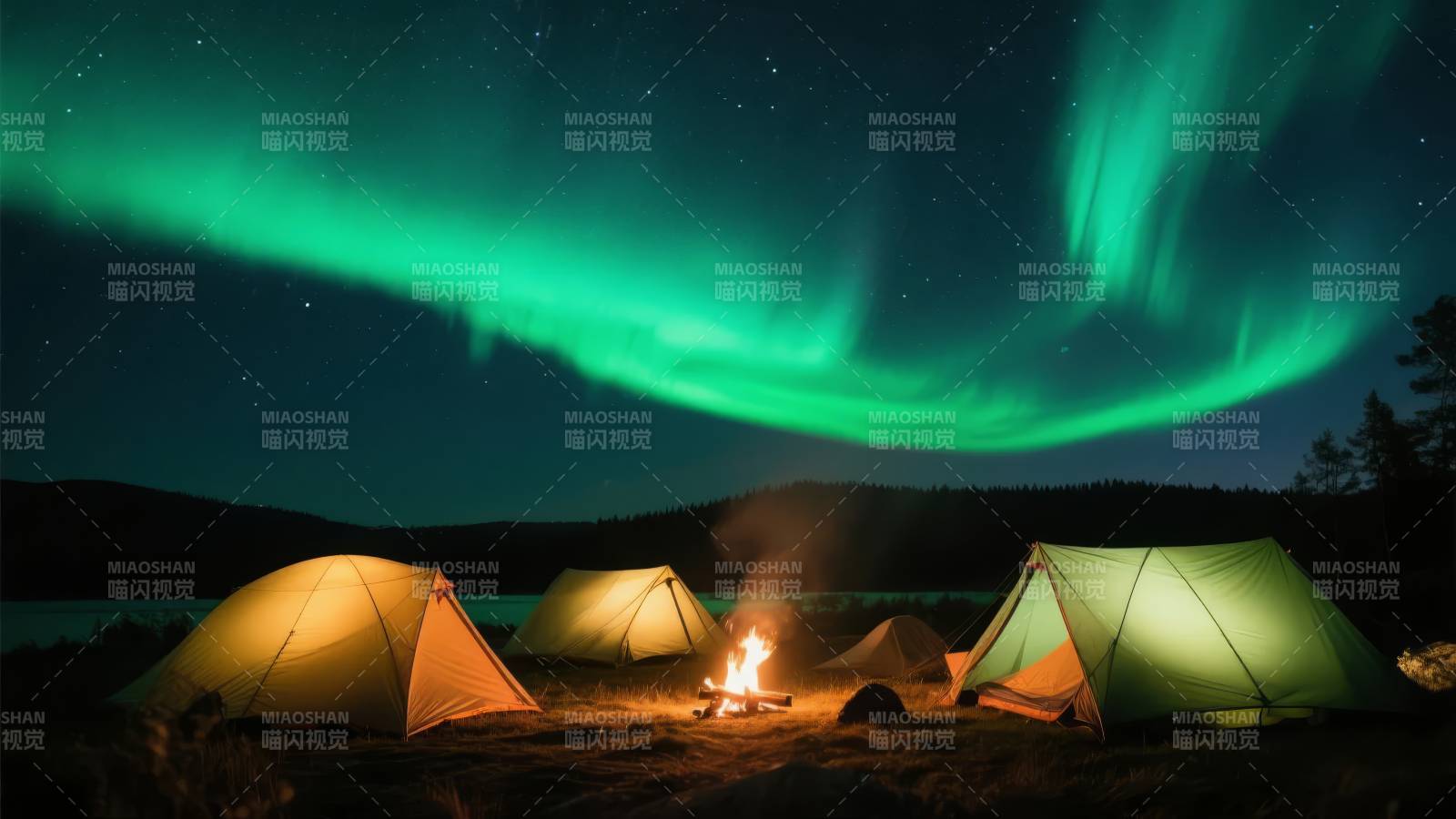 极光下的露营夜图片