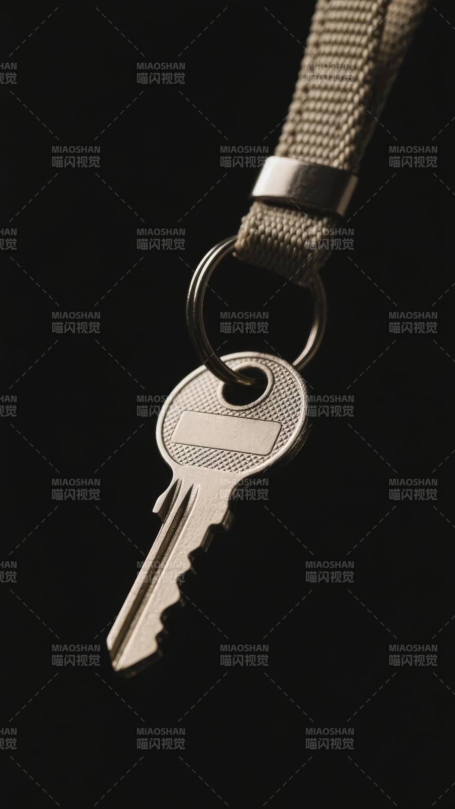 钥匙与挂绳图片