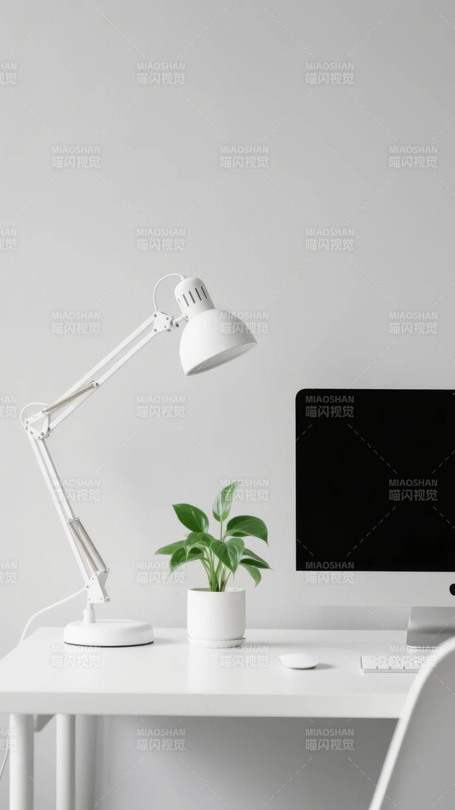 简约办公桌一角图片