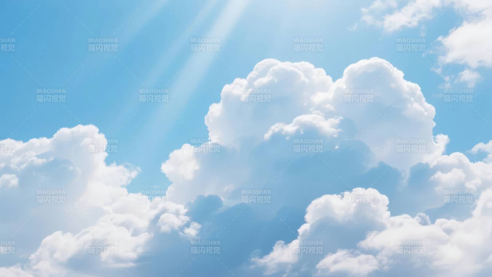 蓝天白云阳光明媚图片