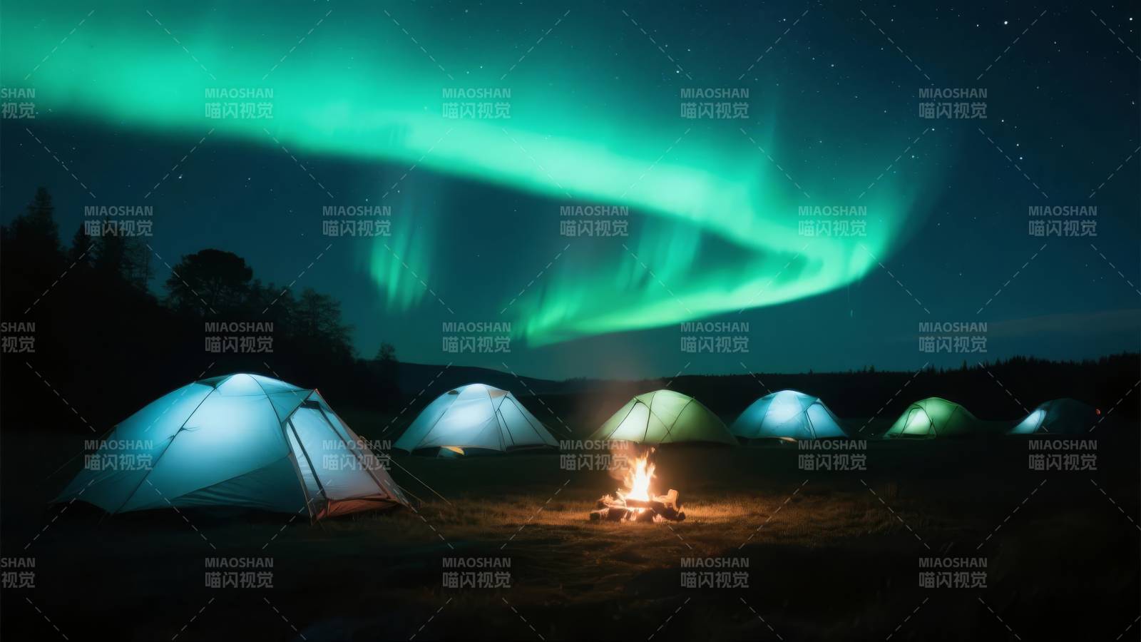 极光下的露营夜图片