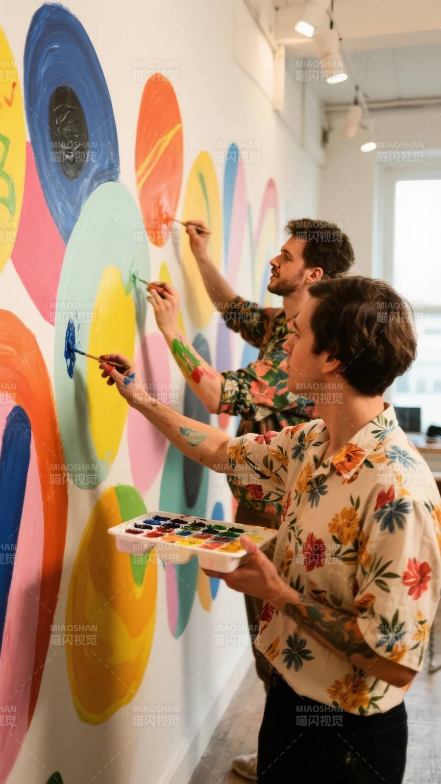 彩绘墙上的艺术创作图片