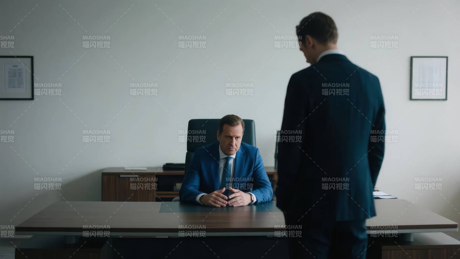 办公室对峙图片