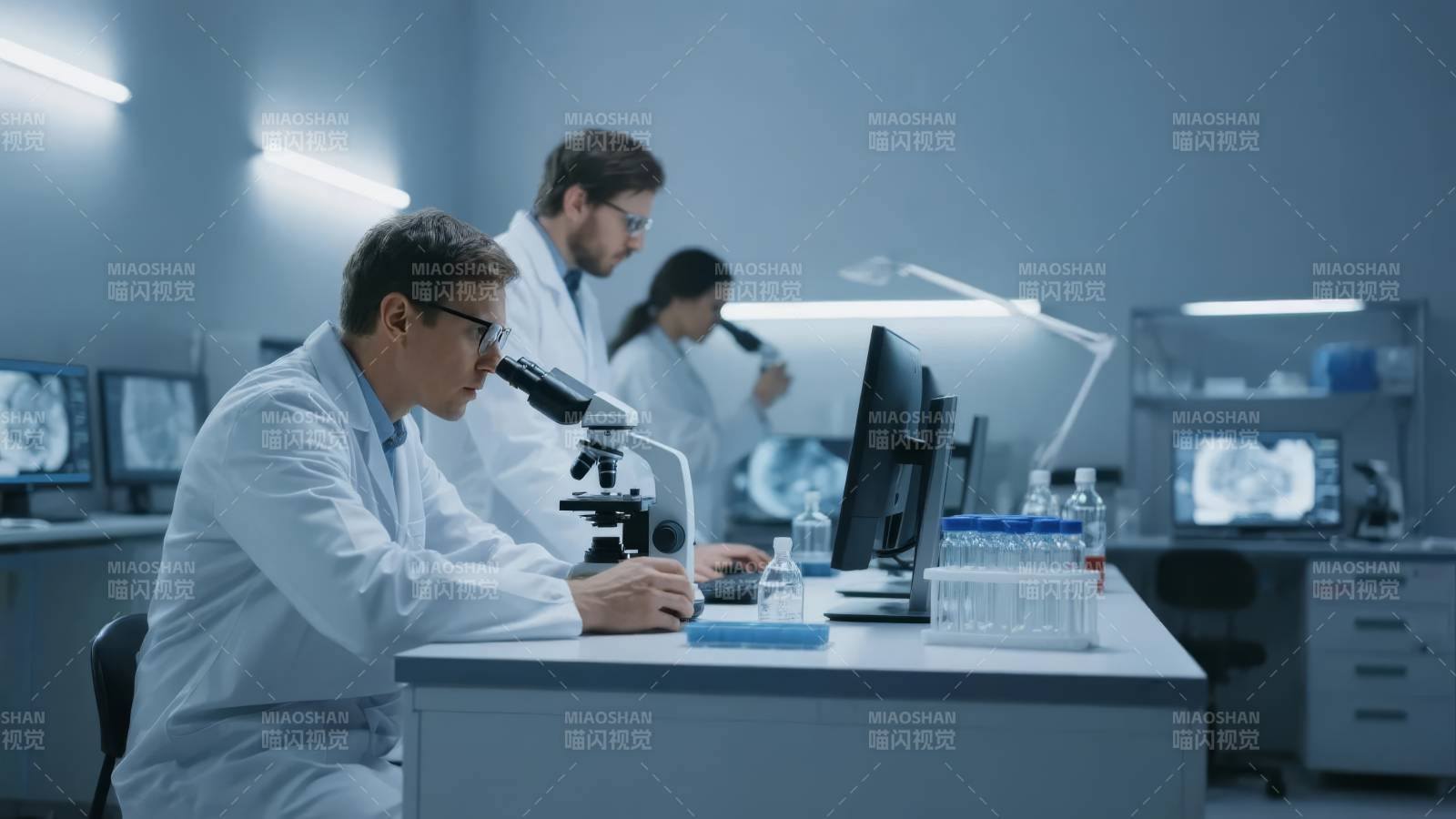 实验室科研工作图片