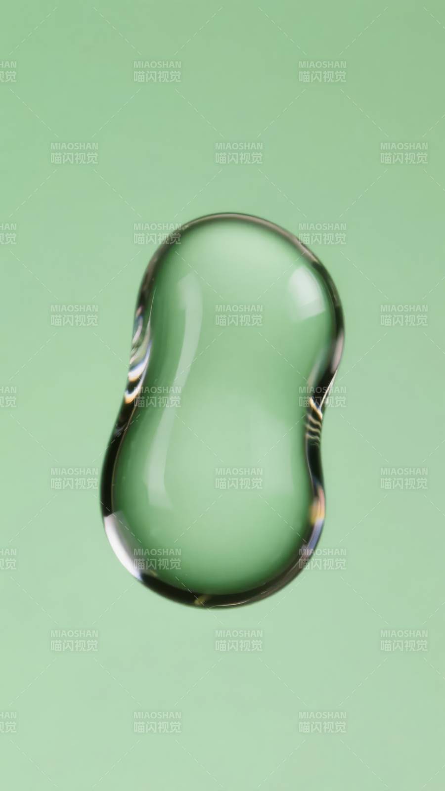 晶莹水滴 绿意盎然图片