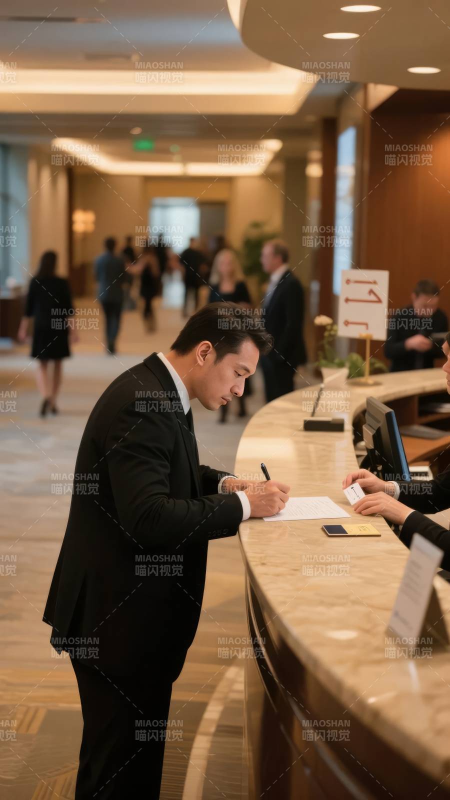 商务登记入住图片