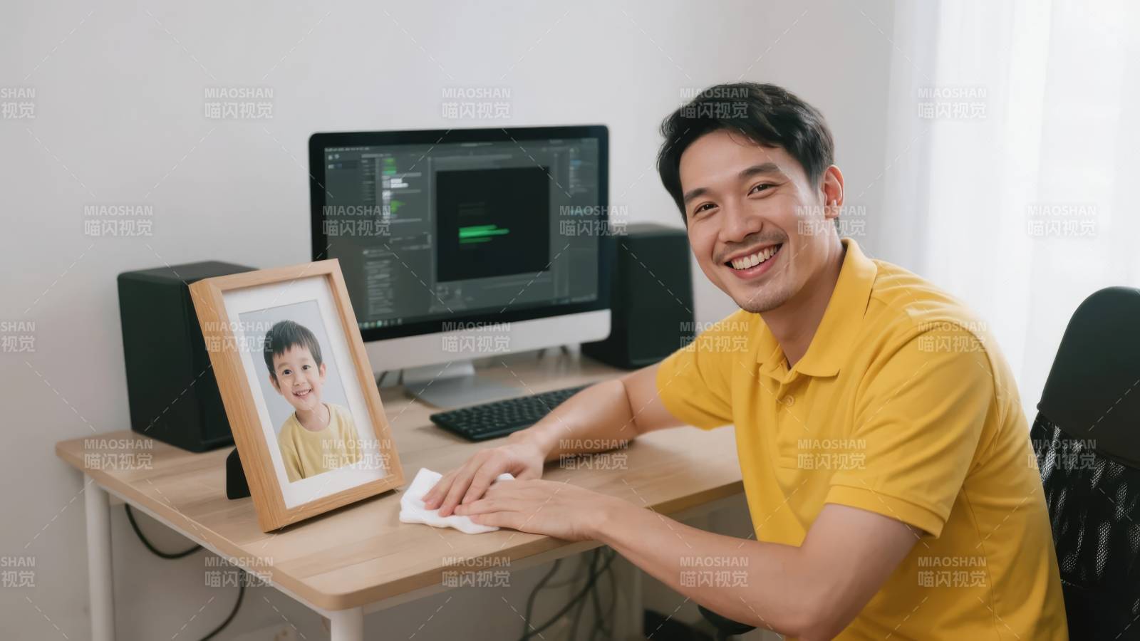 温馨办公瞬间图片