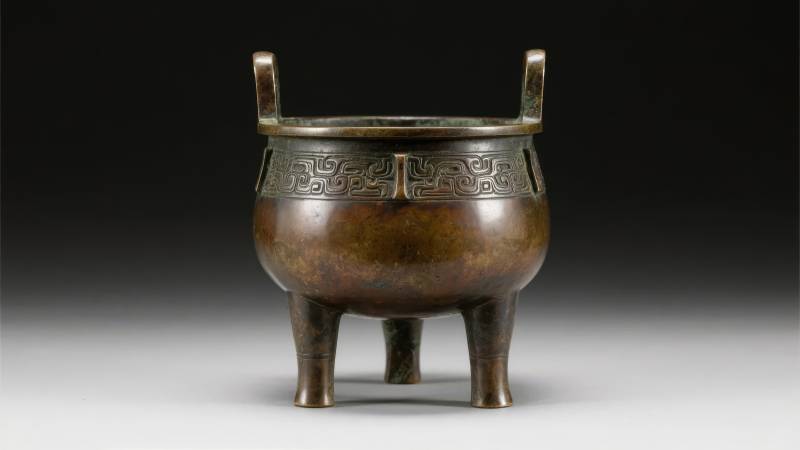 青铜鼎器图片