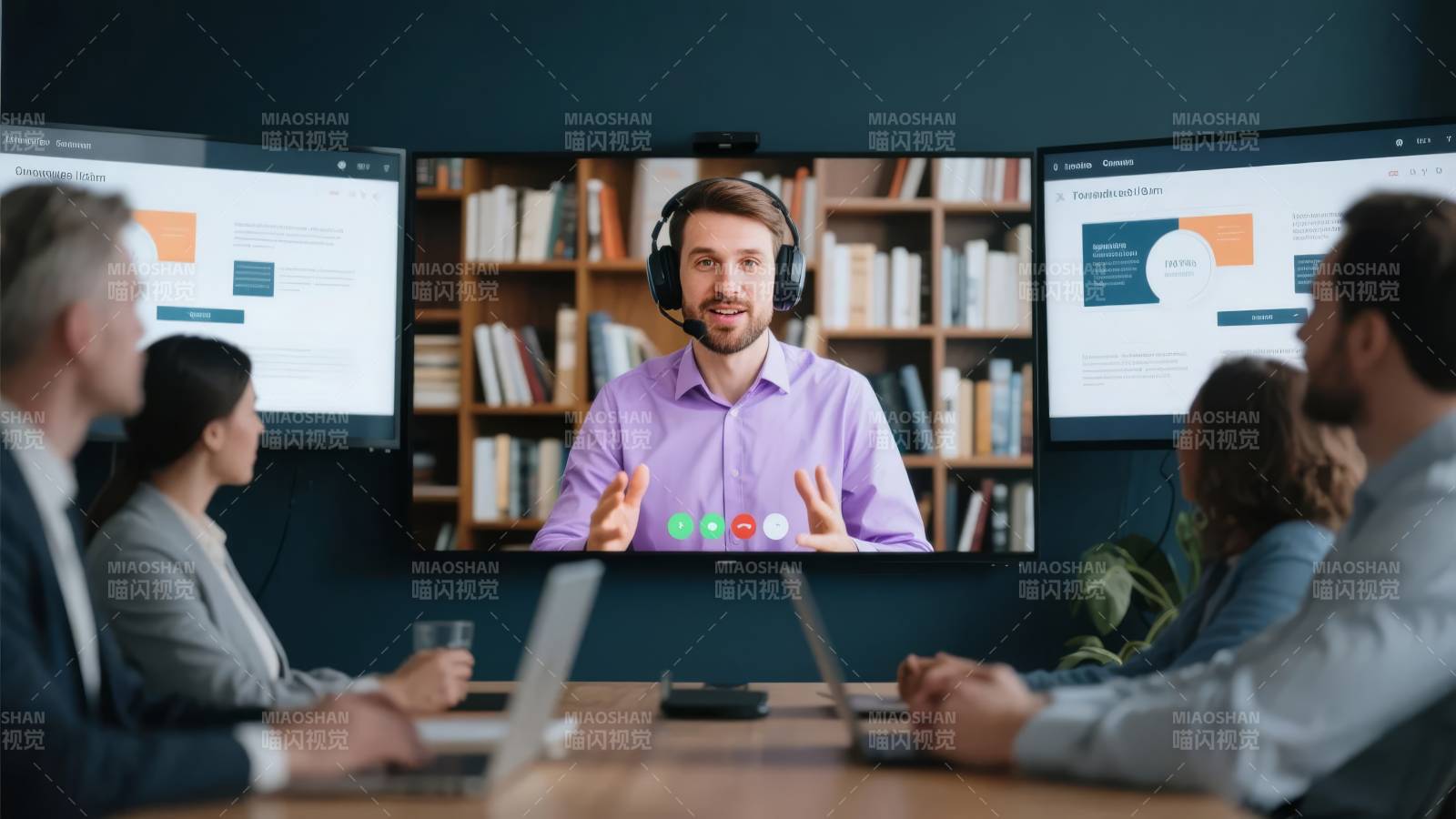 视频会议进行中图片