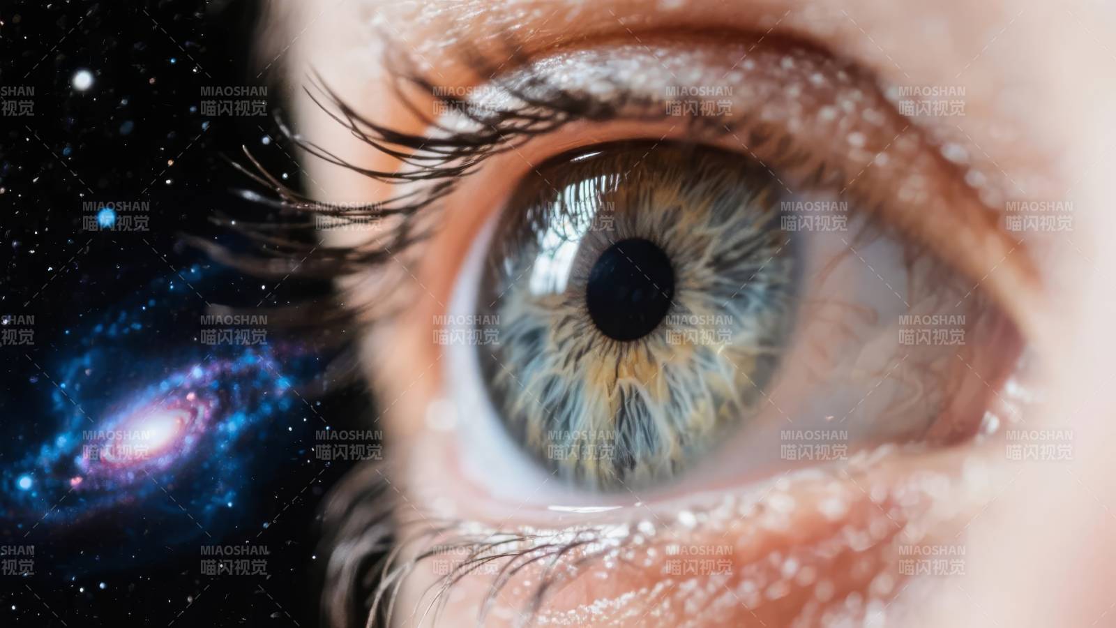 瞳孔中的宇宙图片