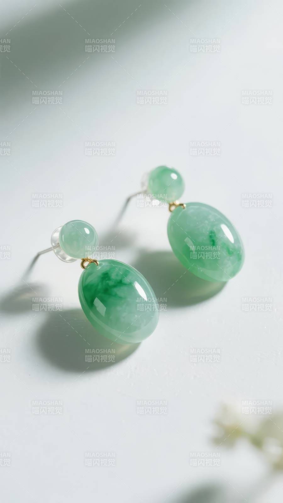 翠玉耳坠 温润典雅图片