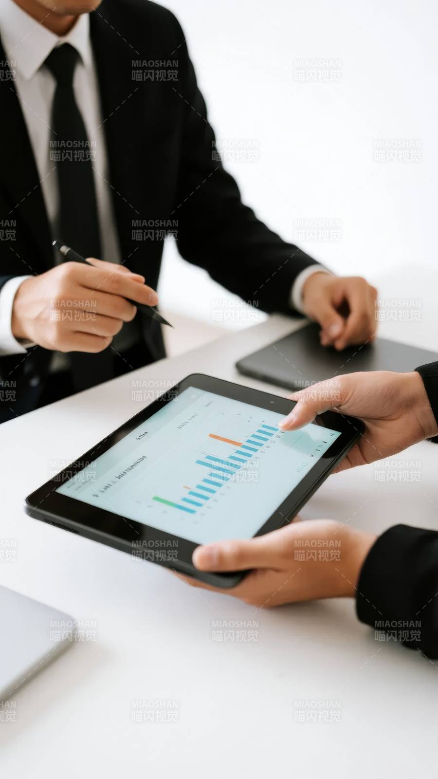 商务会议数据分析图片