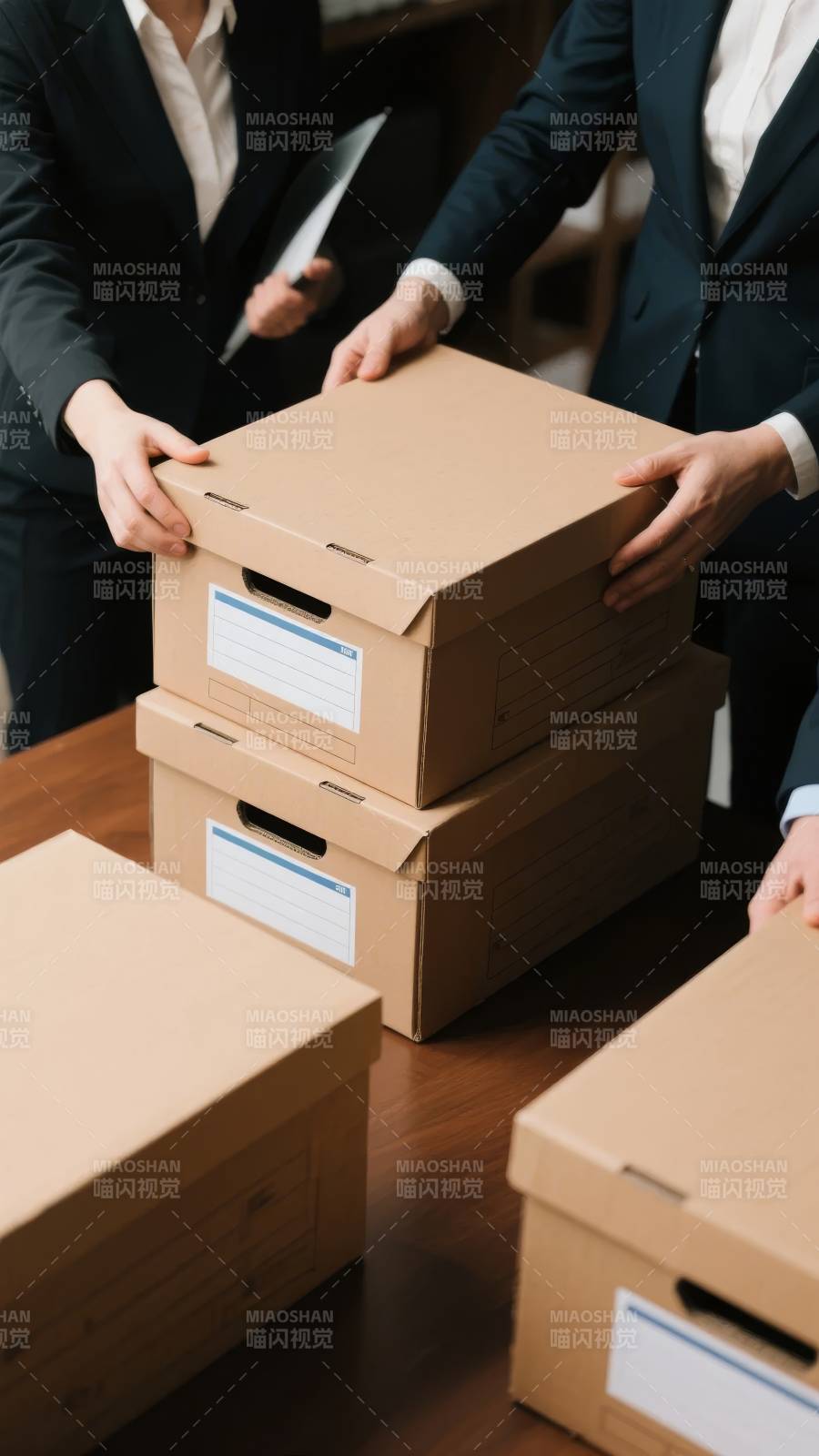 办公搬迁场景图片