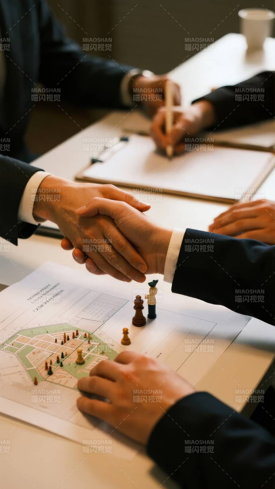 握手合作 共谋发展图片