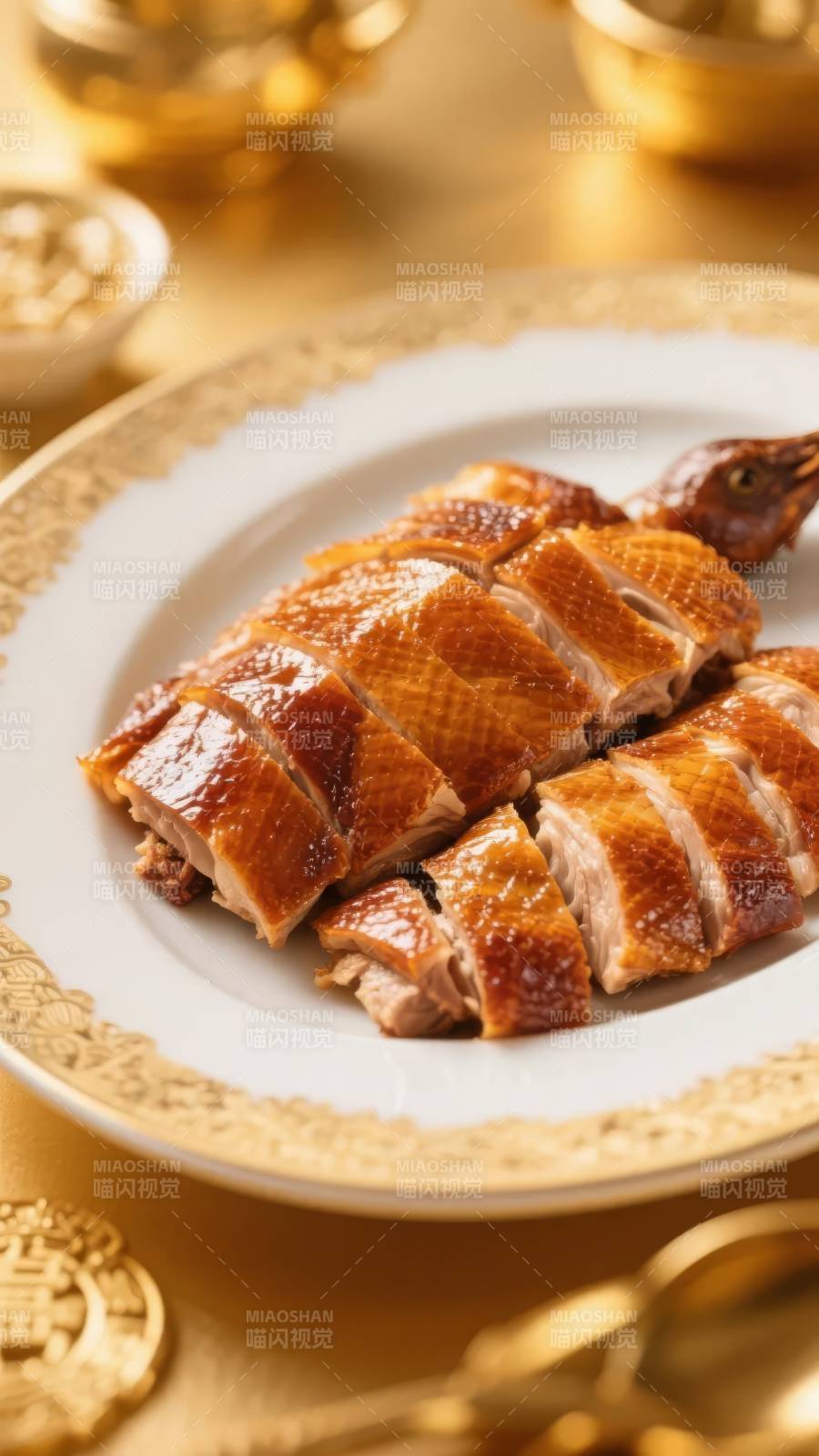 金盘烤鸭 香气四溢图片