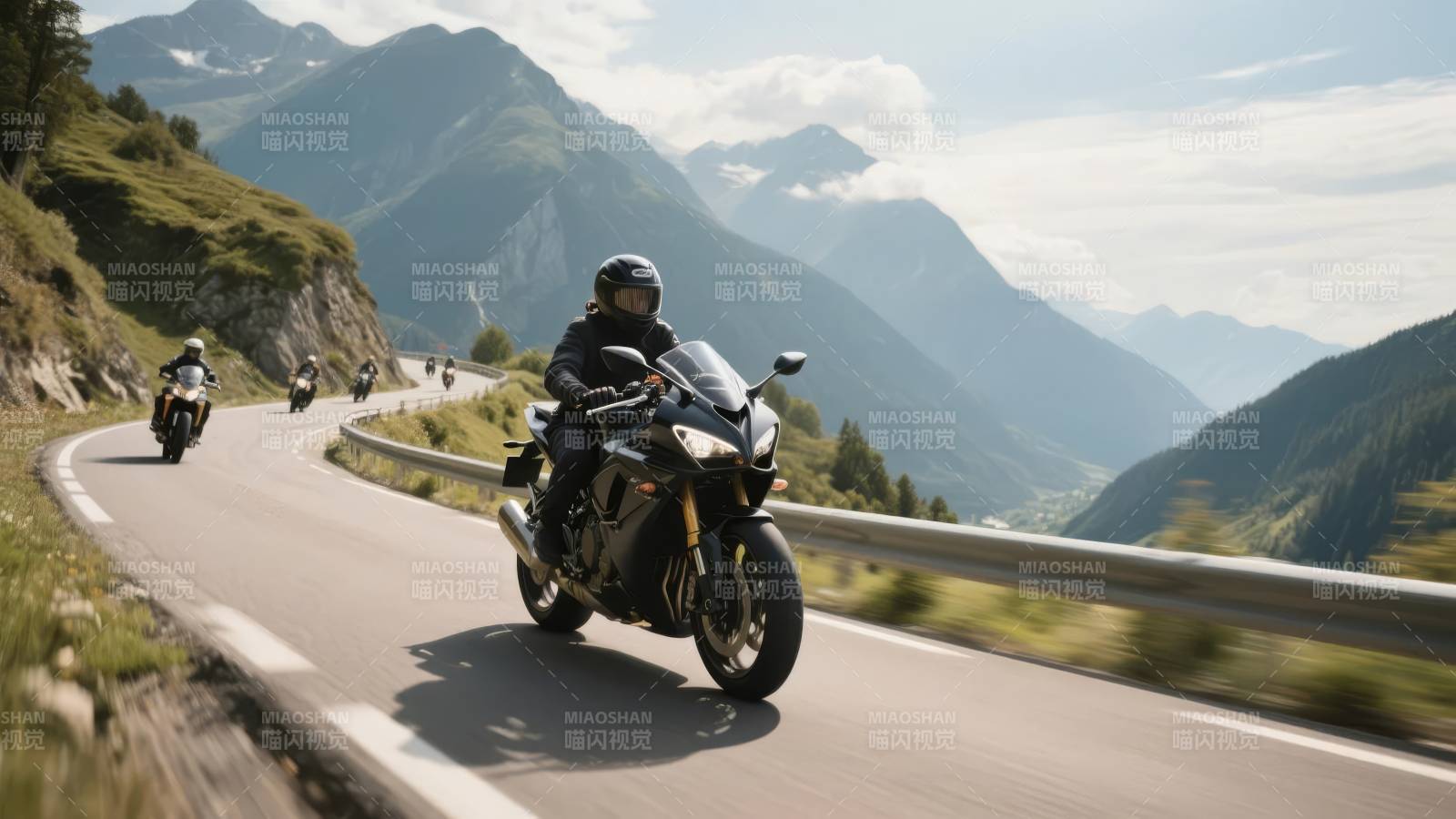 山间骑行 自由驰骋图片