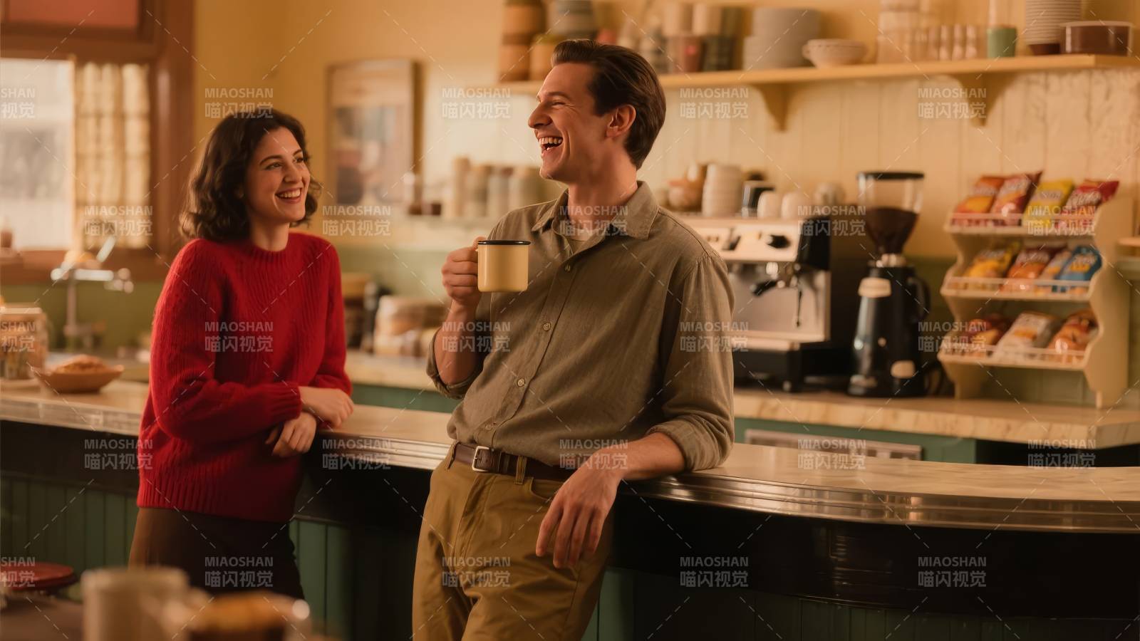 咖啡馆里的欢笑时光图片