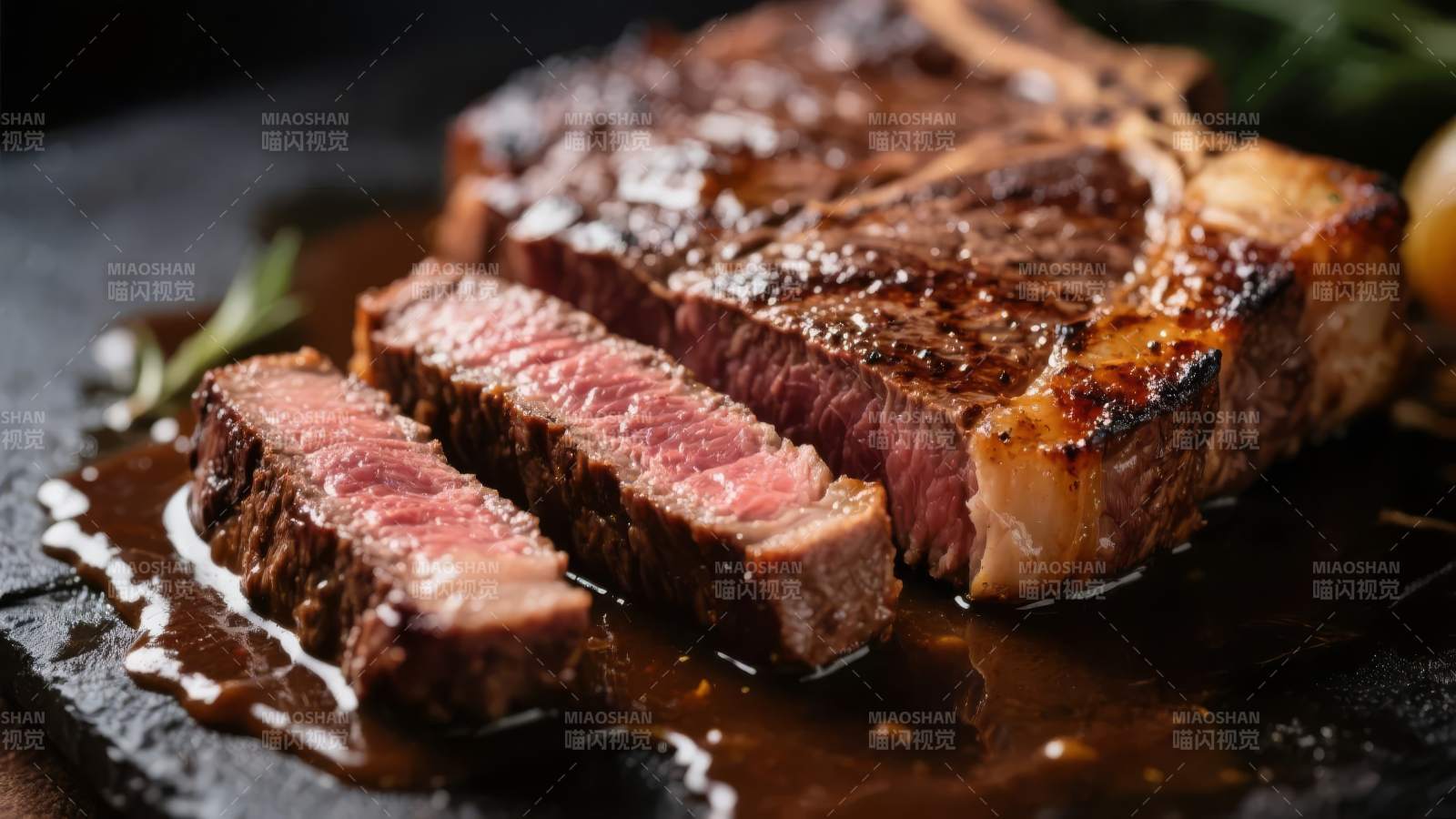 香煎牛排 鲜嫩多汁图片