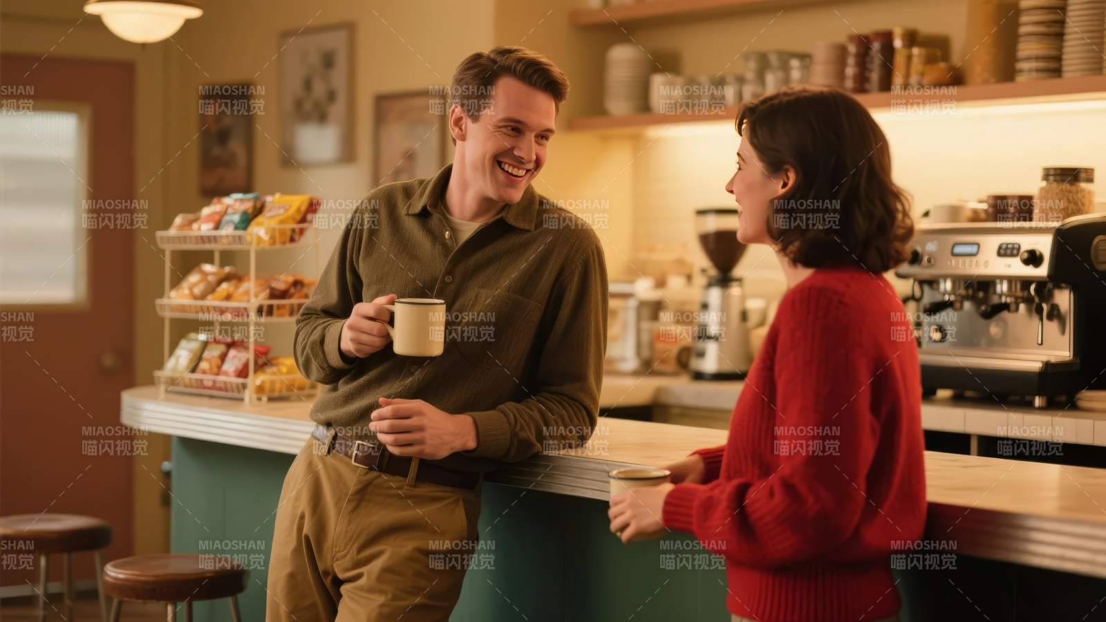 咖啡馆里的温馨对话图片