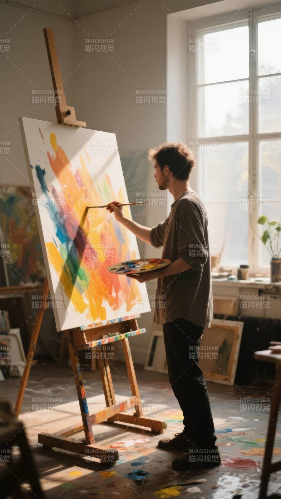 画室里的创作时光图片