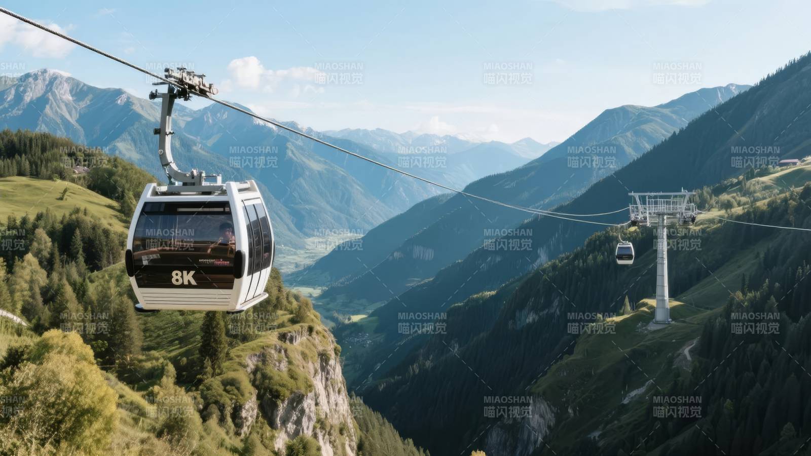 缆车穿梭山间美景图片