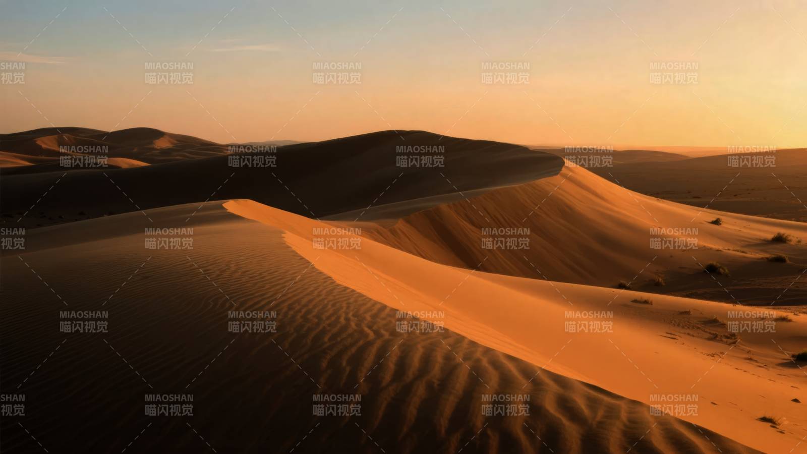 沙漠日落沙丘图片