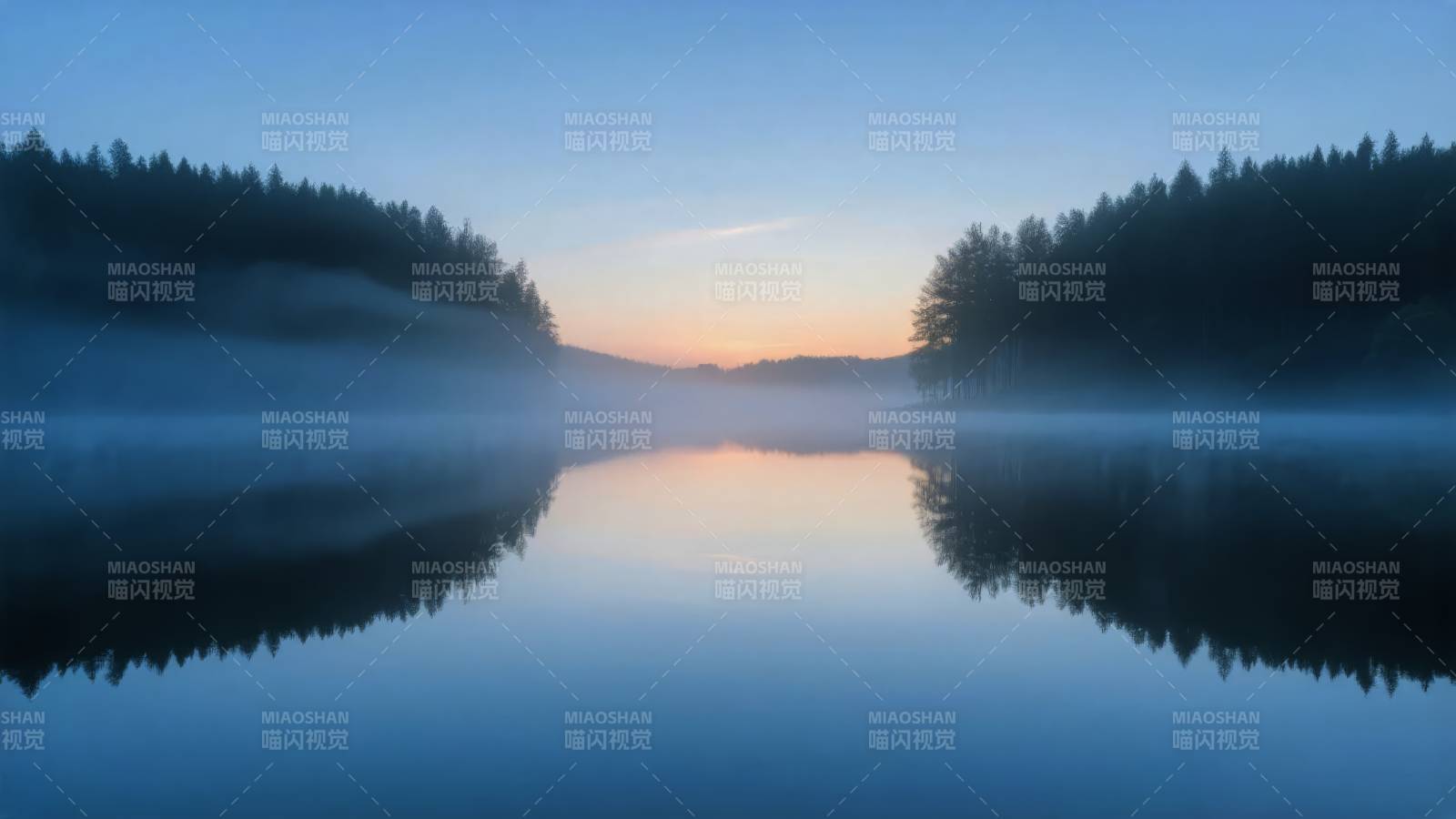 晨雾湖光静谧美图片